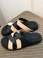 Hermès Éric Sandal (Noir / Beige)