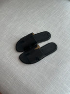 Hermès Izmir Sandal (Noir / Black)